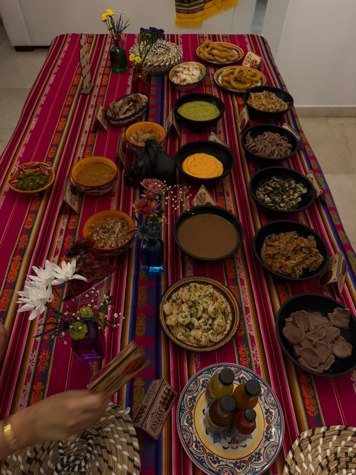 Entrada individual de cocina peruana con presentación contemporánea